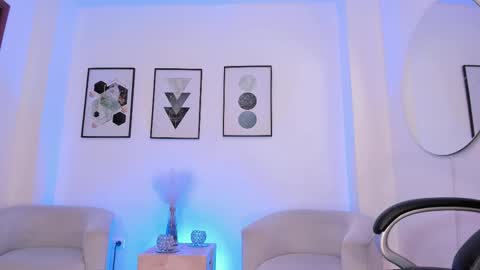 beverlyy johnson online show from February 2026 04:18:02 AM