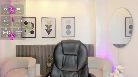 Snapshot of beverlyy_johnson chatting on April 2026 04:57:02 AM beverlyy johnson online show from April 2026 04:57:02 AM