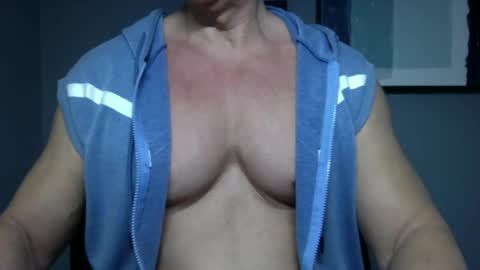 BGDKMUSCLEGUY - SELECTED BY CHATURBATE AS A TOP BROADCASTER FOR 2023 online show from December 2024 04:35:02 PM