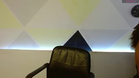 bia_lux online show from November 2025 08:21:02 PM