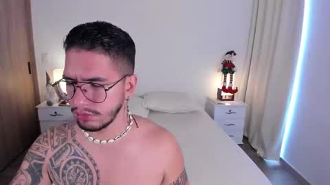 Snapshot of bianca_and_maxwell chatting on January 2026 03:03:01 PM bianca and maxwell online show from January 2026 03:03:01 PM