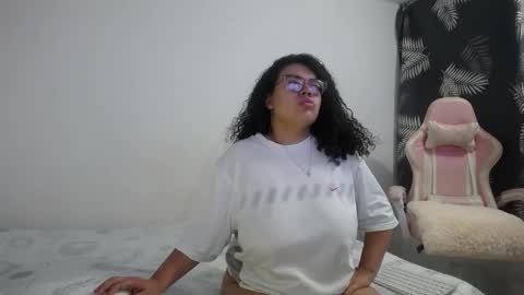 Bianca Tuesday to Sunday from 2am to 6am UTC-5 online show from November 2025 09:31:01 AM