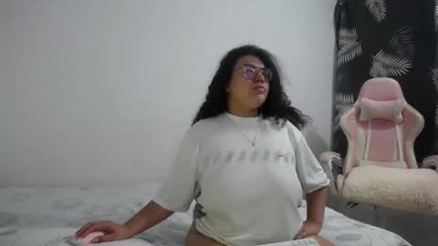 Bianca Tuesday to Sunday from 2am to 6am UTC-5 online show from November 2025 10:15:01 AM