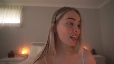 Snapshot of bibi_it_is chatting on September 2025 01:38:02 AM Bibi online show from September 2025 01:38:02 AM