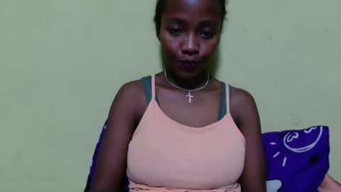 bienvenue987832 online show from April 2026 06:52:01 PM