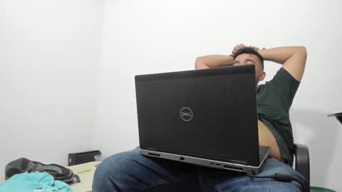 Tommy online show from December 2025 01:32:02 AM