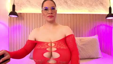 Tell me Sophia  online show from October 2025 08:04:01 PM