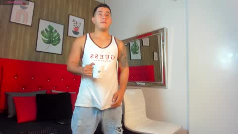 Tylerr online show from November 2025 08:13:02 PM