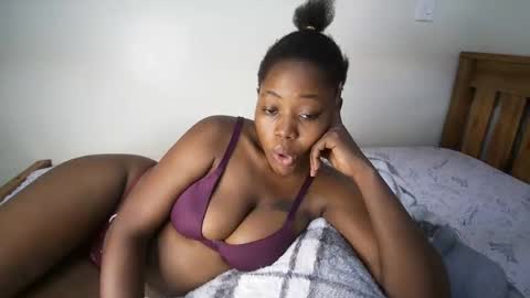 Snapshot of bigassmello_ chatting on April 2026 10:16:02 AM bigassmello_ online show from April 2026 10:16:02 AM