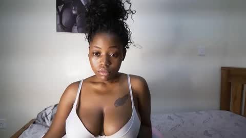 Snapshot of bigassmello_ chatting on May 2026 03:28:01 PM bigassmello_ online show from May 2026 03:28:01 PM