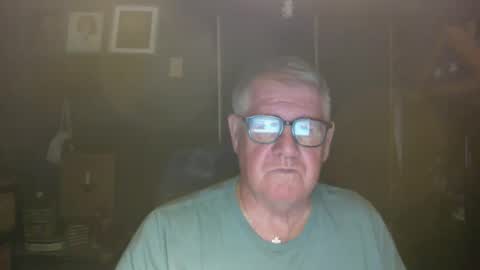 Snapshot of bigbeerdrinker1 chatting on April 2026 03:37:01 AM bigbeerdrinker online show from April 2026 03:37:01 AM