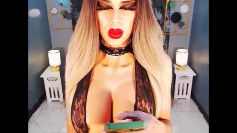 Snapshot of bigbomblhoraine chatting on February 2026 11:04:01 AM Loraine Cruz online show from February 2026 11:04:01 AM