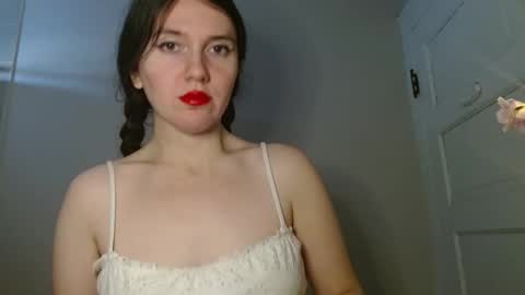 Isabella online show from December 2025 08:14:01 PM