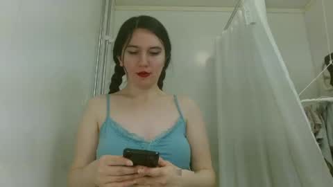 Isabella online show from April 2026 08:15:02 PM