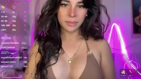 Snapshot of bigcockamanda23 chatting on October 2025 02:34:02 AM queen amanda online show from October 2025 02:34:02 AM