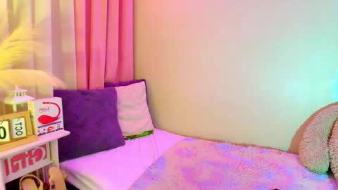 HOLLY online show from October 2025 12:22:02 PM