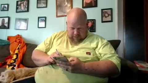 Snapshot of bigcummer4u803 chatting on March 2025 04:02:01 PM Tiny online show from March 2025 04:02:01 PM