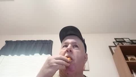Snapshot of bigeoo76 chatting on May 2026 05:20:02 PM bigeoo76 online show from May 2026 05:20:02 PM