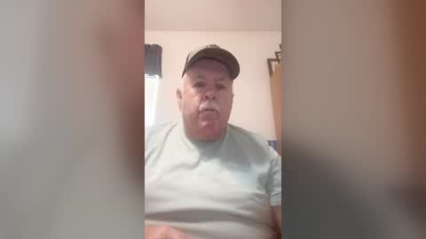 Snapshot of bigeoo76 chatting on June 2026 02:28:01 PM bigeoo76 online show from June 2026 02:28:01 PM