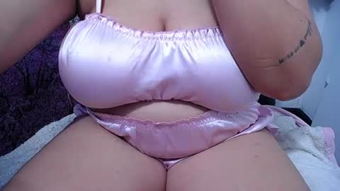 Snapshot of bigg_boobs_xxx chatting on June 2026 03:04:02 AM Sunny online show from June 2026 03:04:02 AM