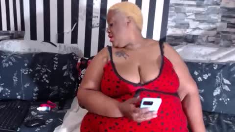 Snapshot of bighotmature chatting on May 2026 12:10:01 PM bighotmature online show from May 2026 12:10:01 PM