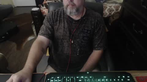 bighugmugg online show from October 2025 04:28:01 PM