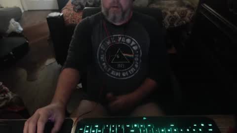 bighugmugg online show from October 2025 11:44:01 AM