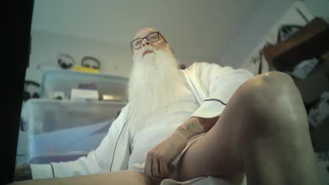 bigjeff01 online show from April 2026 03:42:02 PM