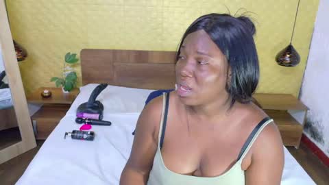 bigroundbooty_ online show from April 2026 08:31:02 PM