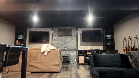 Snapshot of bigskinnyboyshh chatting on January 2025 08:32:02 AM bigskinnyboyshh online show from January 2025 08:32:02 AM