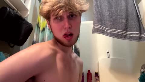 Snapshot of bigskinnyboyshh chatting on February 2025 04:33:01 AM bigskinnyboyshh online show from February 2025 04:33:01 AM