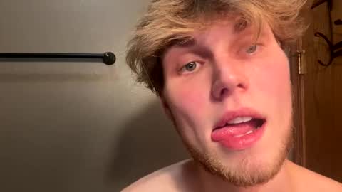 Snapshot of bigskinnyboyshh chatting on February 2025 06:31:01 AM bigskinnyboyshh online show from February 2025 06:31:01 AM