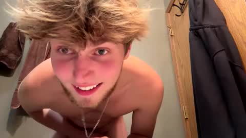 Snapshot of bigskinnyboyshh chatting on September 2025 01:08:02 AM bigskinnyboyshh online show from September 2025 01:08:02 AM