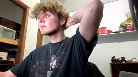 Snapshot of bigskinnyboyshh chatting on October 2025 10:34:02 PM bigskinnyboyshh online show from October 2025 10:34:02 PM