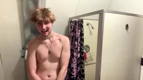 Snapshot of bigskinnyboyshh chatting on December 2025 03:27:02 AM bigskinnyboyshh online show from December 2025 03:27:02 AM