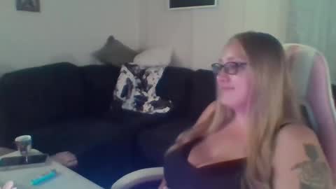 Mountain Mama online show from October 2025 01:13:01 AM