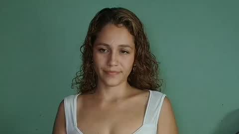 Snapshot of biki_sensual chatting on August 2026 01:48:01 AM hi soy natural girl biki online show from August 2026 01:48:01 AM