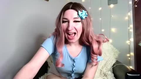 birdie_kiss online show from March 2026 06:04:02 PM