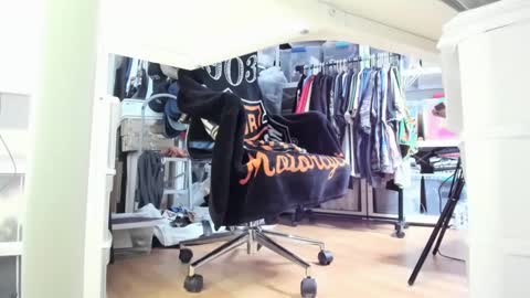 bisexualjay online show from September 2025 07:19:02 PM