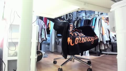 bisexualjay online show from October 2025 02:58:02 PM