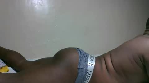 Snapshot of bitchcam_ chatting on November 2025 05:28:02 PM bitchcam_ online show from November 2025 05:28:02 PM