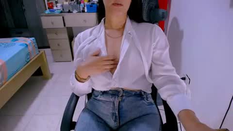 Snapshot of bittermomxxx chatting on June 2026 06:13:02 PM bittermomxxx online show from June 2026 06:13:02 PM