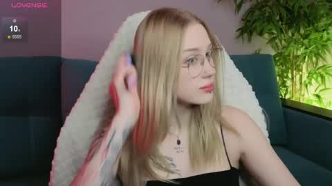 Julia online show from April 2026 08:12:02 AM