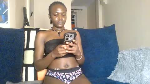 Snapshot of black_cinderella1 chatting on July 2026 01:56:01 AM black_cinderella1 online show from July 2026 01:56:01 AM