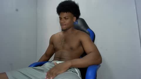 Snapshot of black_dicck chatting on May 2026 03:40:01 PM tu morenito online show from May 2026 03:40:01 PM