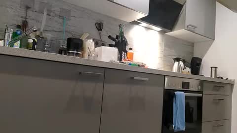 Manuel online show from November 2025 04:18:02 PM