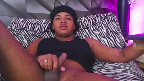 black_king_241 online show from February 2025 05:23:02 PM