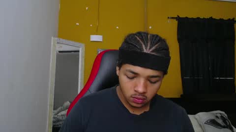 black_king_241 online show from February 2025 02:38:02 PM