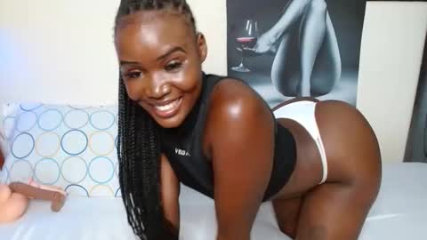 Smiley sylivia online show from October 2025 04:46:02 AM
