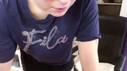 Z O E Y online show from December 2025 05:59:01 AM